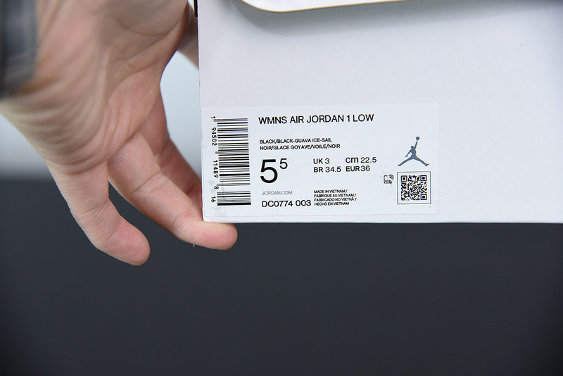 AIR JORDAN 1 LOW 