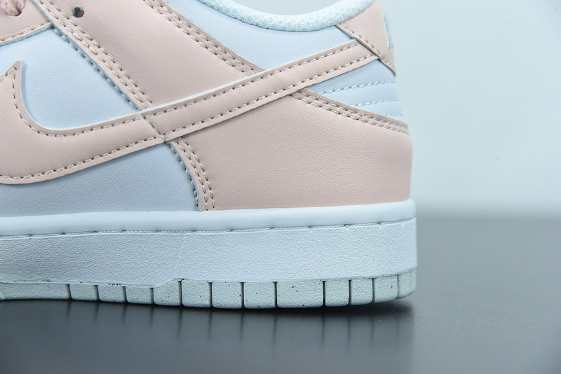 NIKE WMNS DUNK LOW 