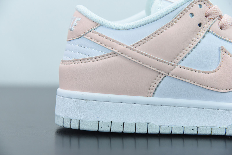NIKE WMNS DUNK LOW 
