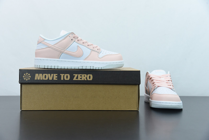 NIKE WMNS DUNK LOW 
