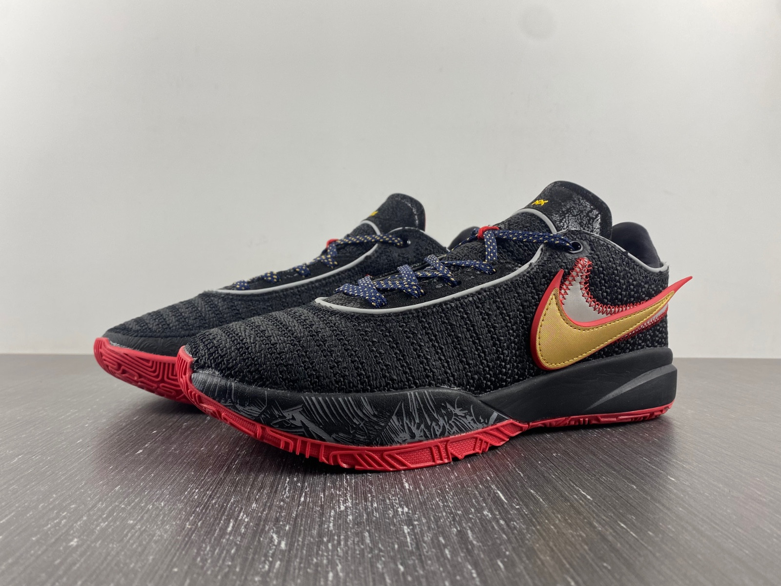 Nike LeBron 20 EP 