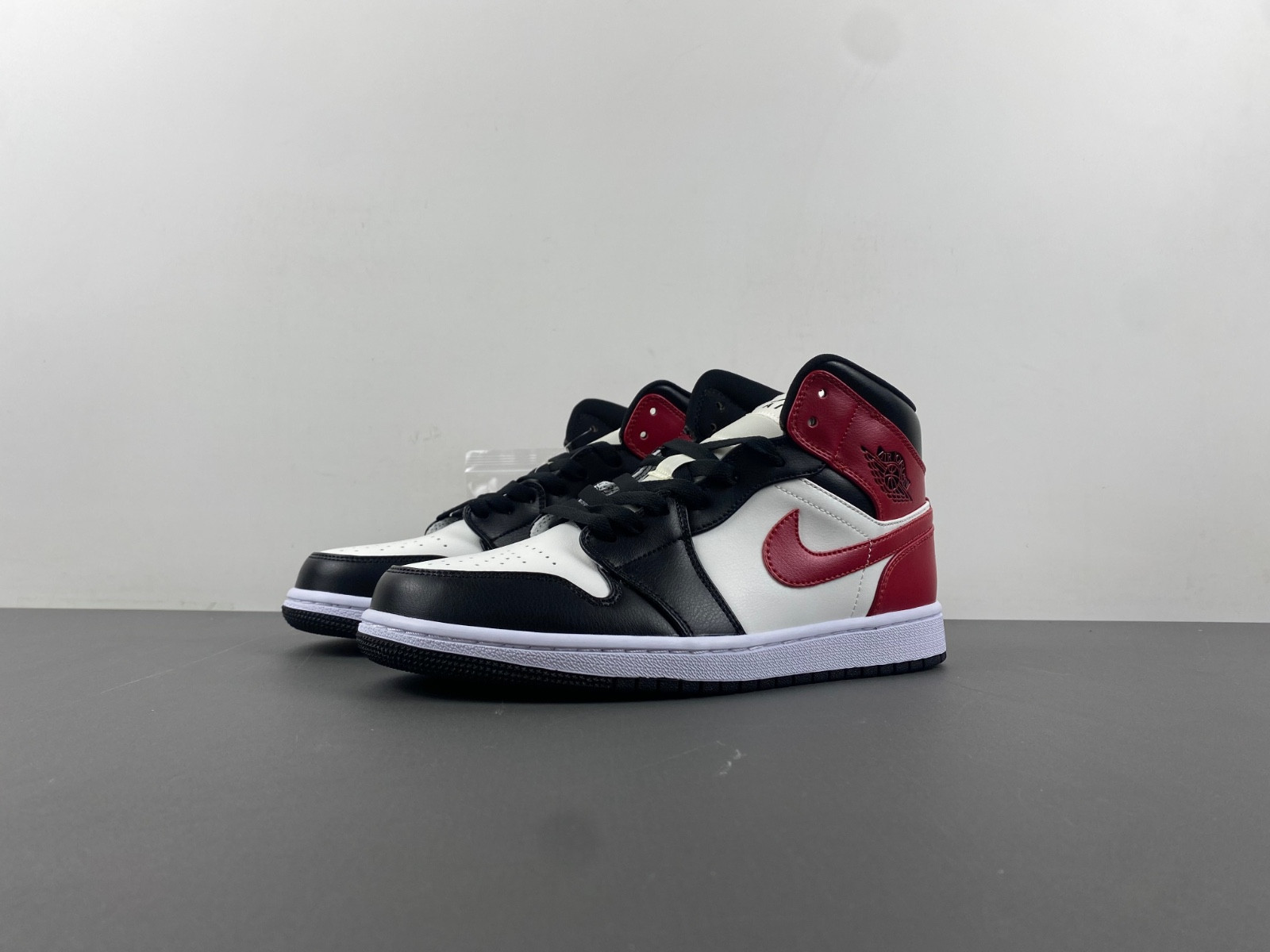 Air Jordan 1 Mid Women