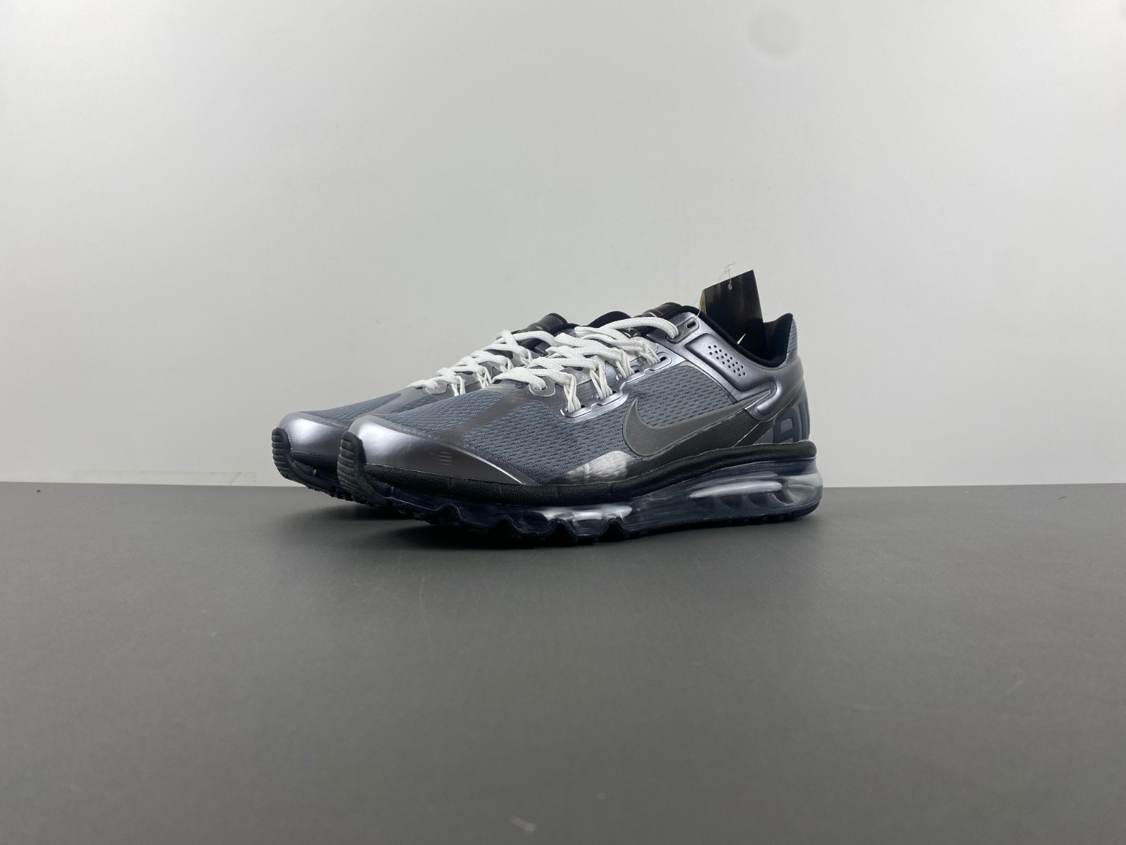 Nike Air Max 2013 "Metallic Cool Grey" HQ3481-099
