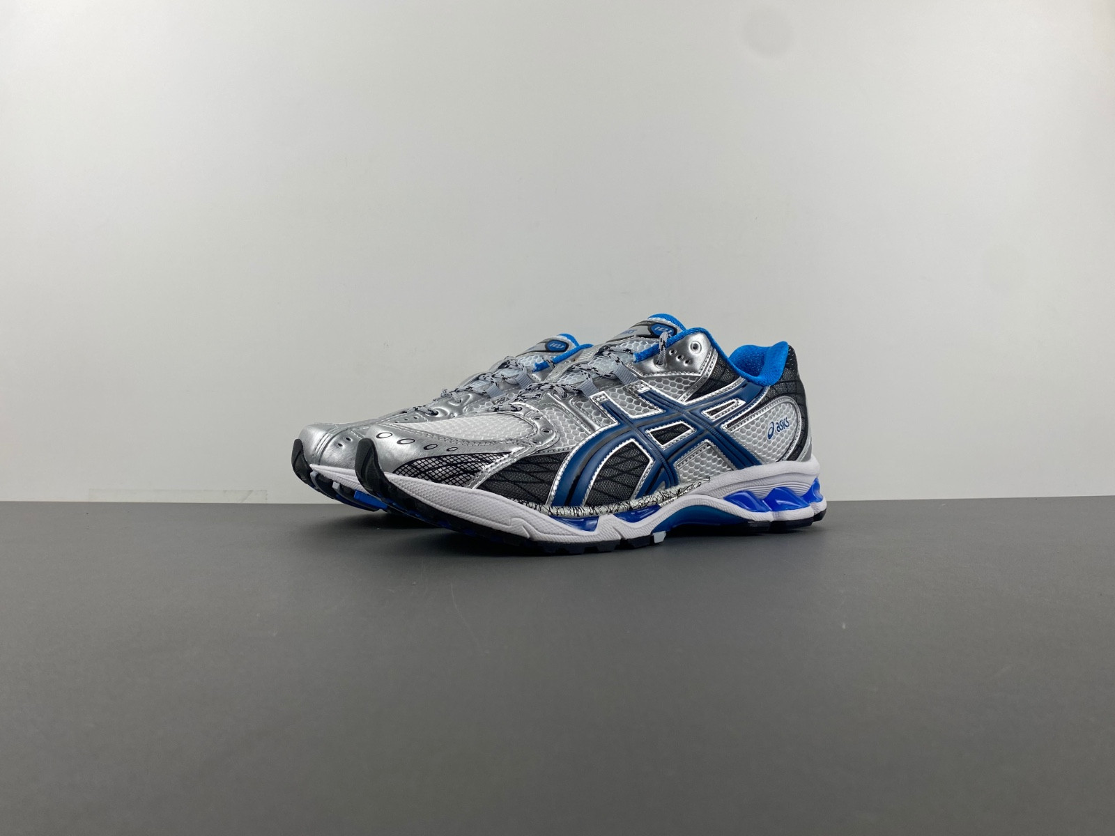 As*ic*s gel-nimbus 10.1 