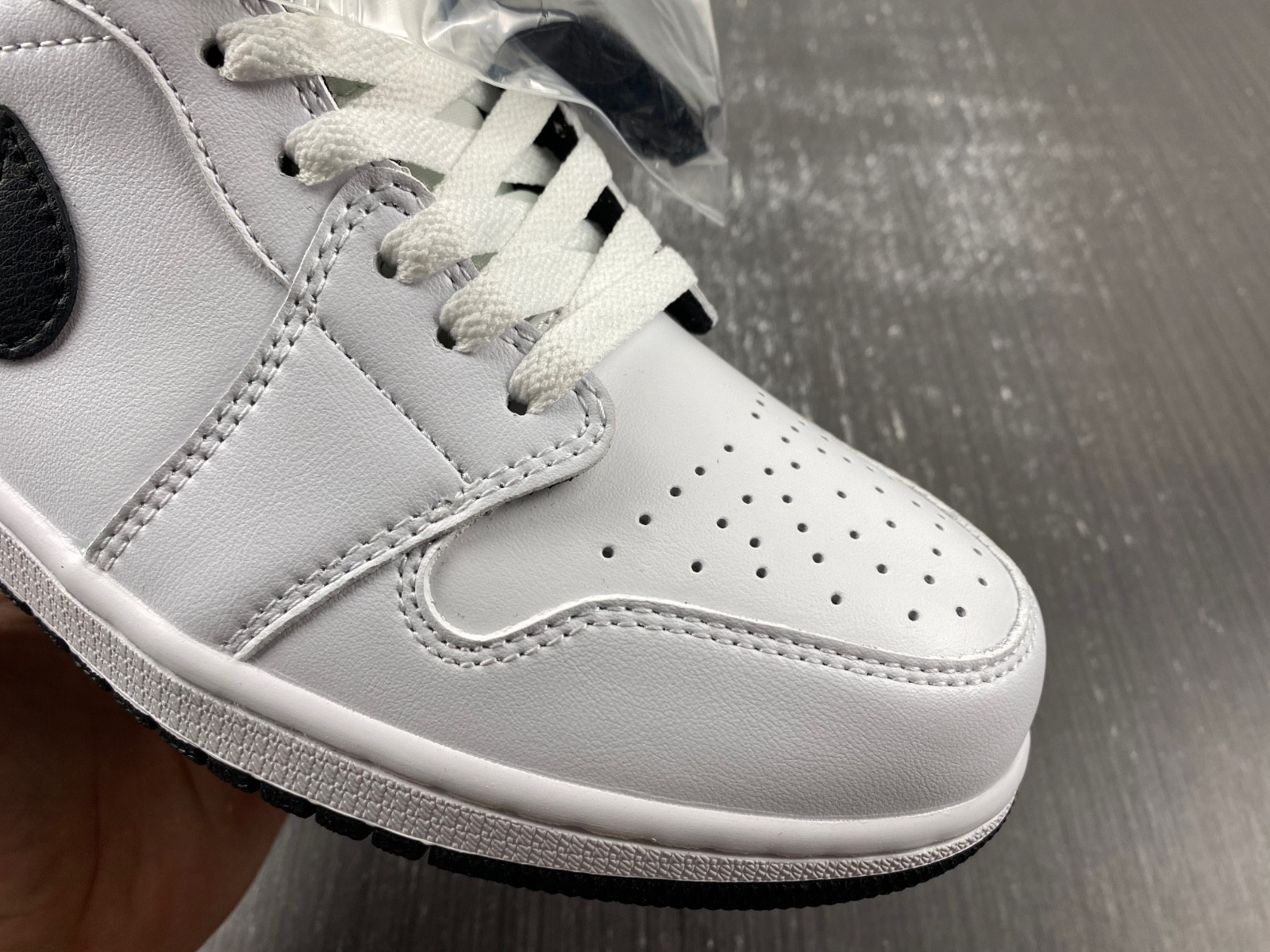 Air Jordan 1 Mid Stromtrooper DQ8426-132
