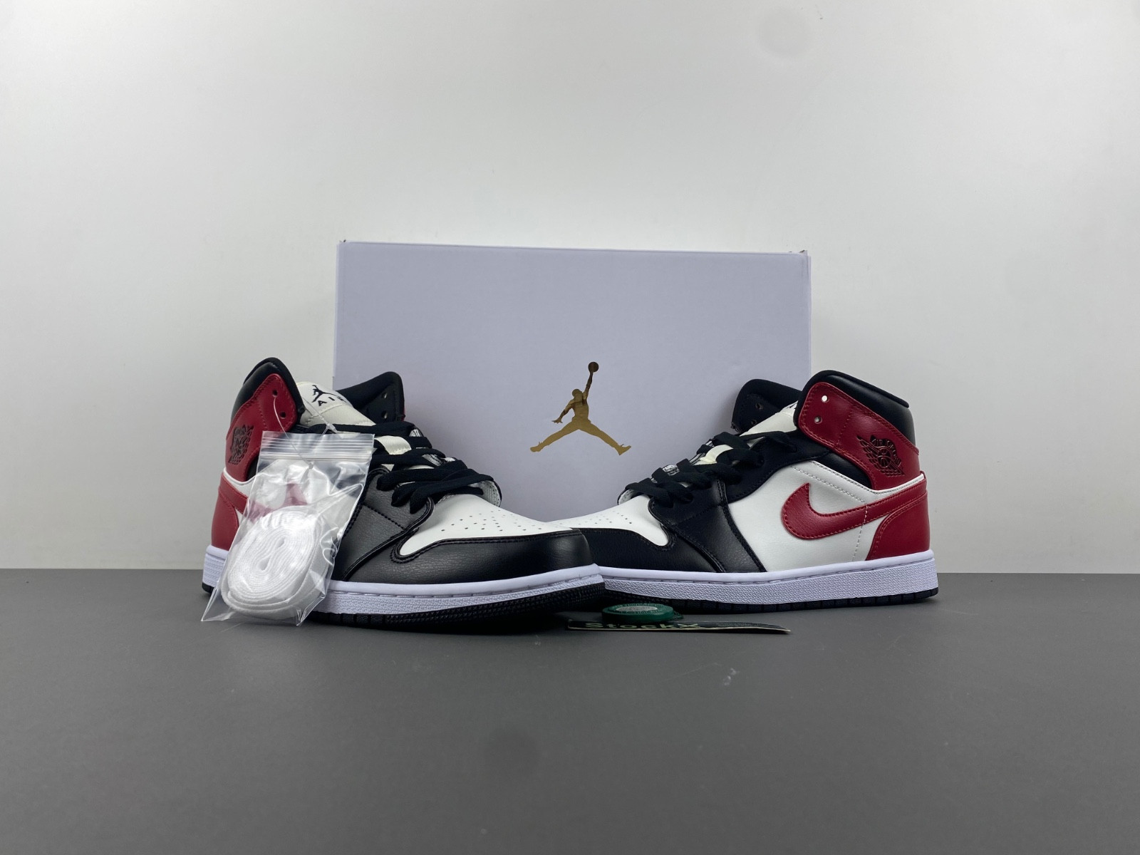 Air Jordan 1 Mid Women