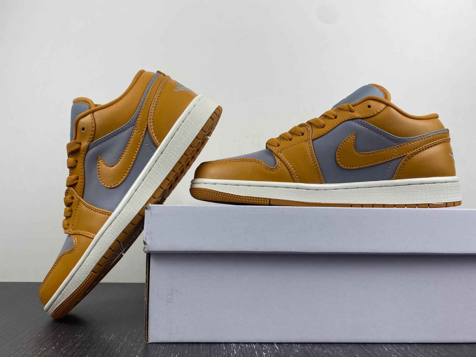 Air Jordan 1 Low Curry Grey DC0774-020