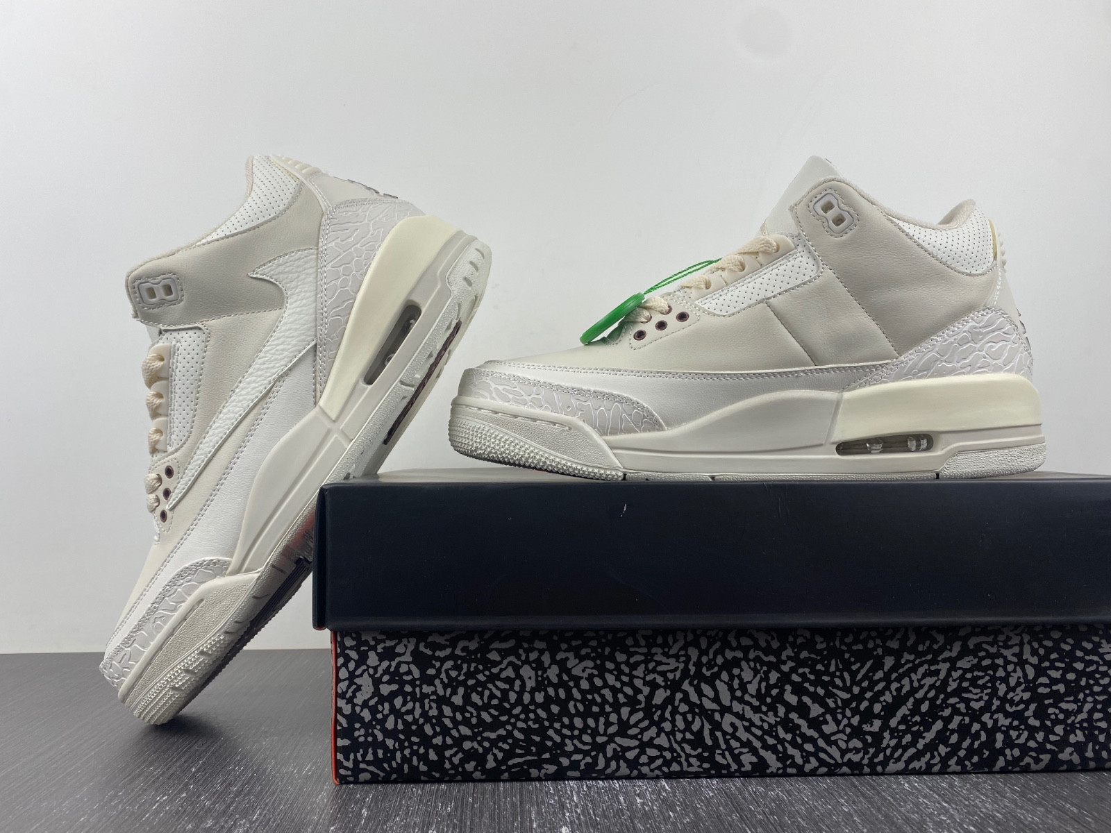 AIR Jordan 3 Retro 136064-668