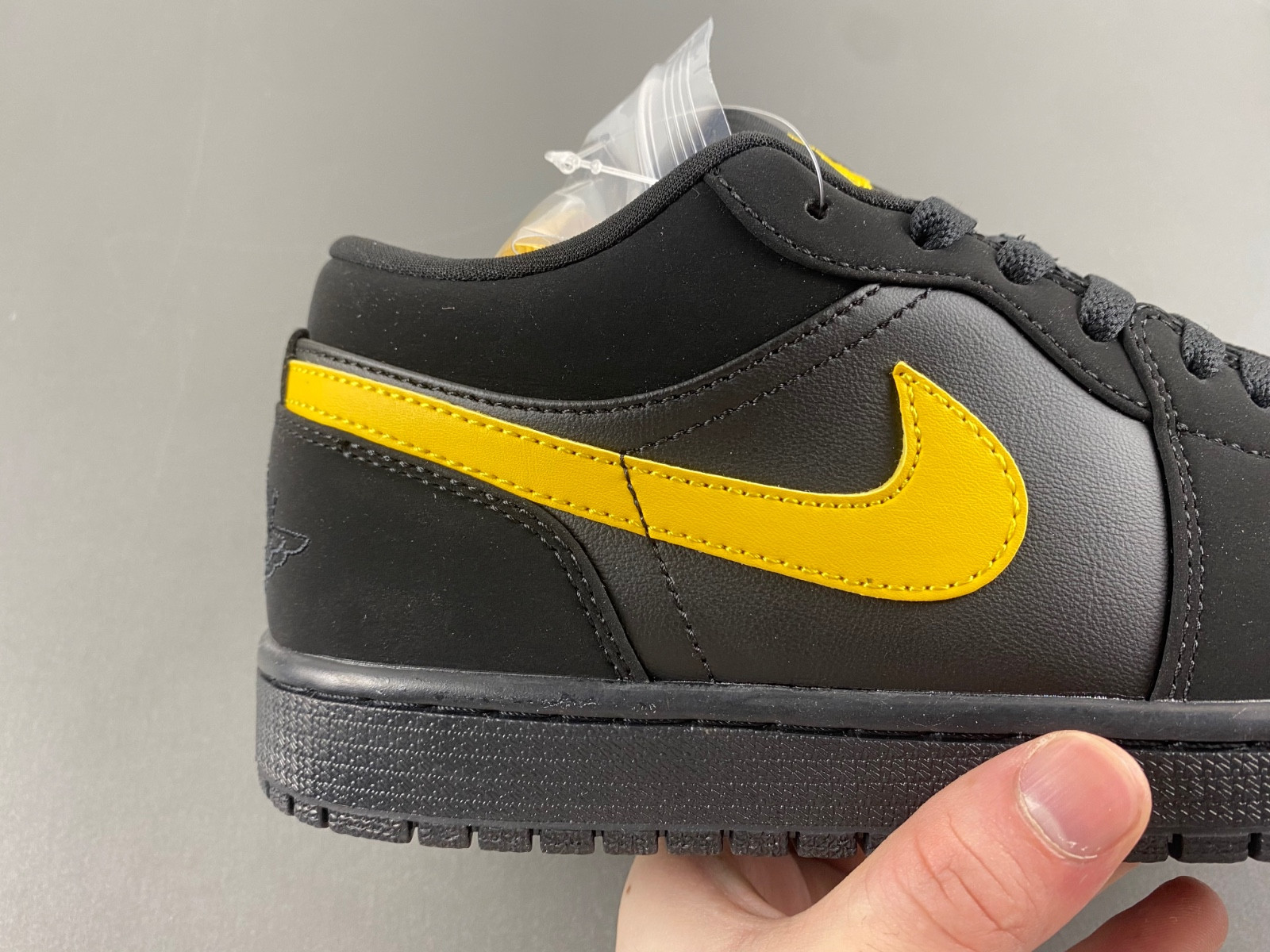 Air Jordan 1 Low