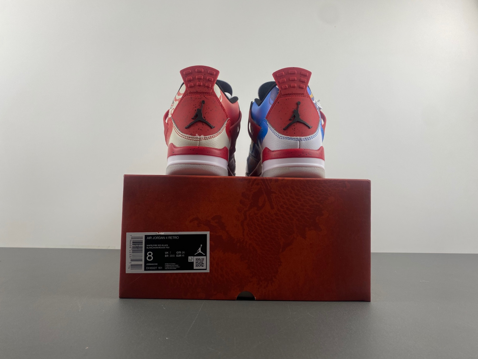 AIR JORDAN 4