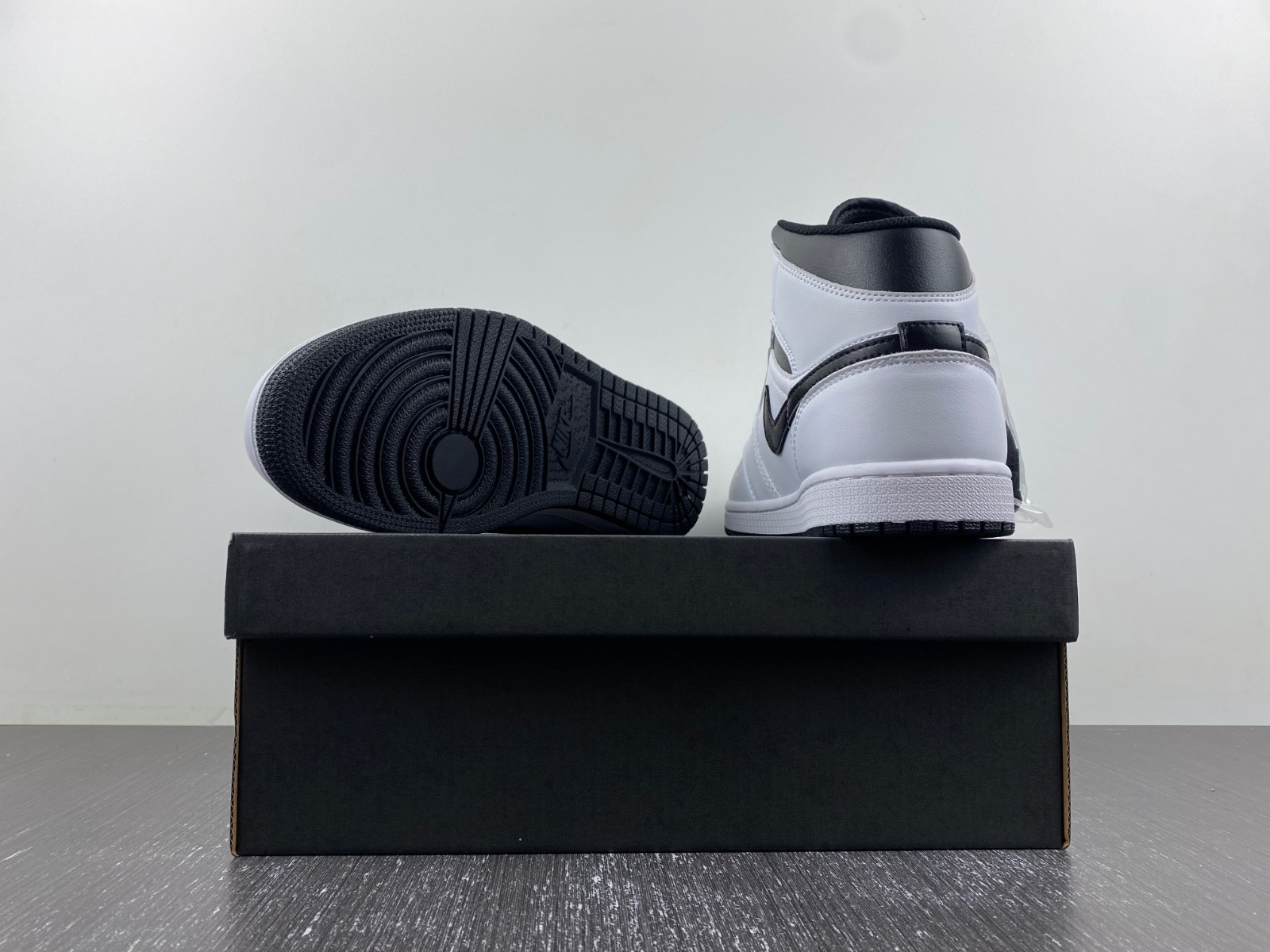 Air Jordan 1 Mid Stromtrooper DQ8426-132