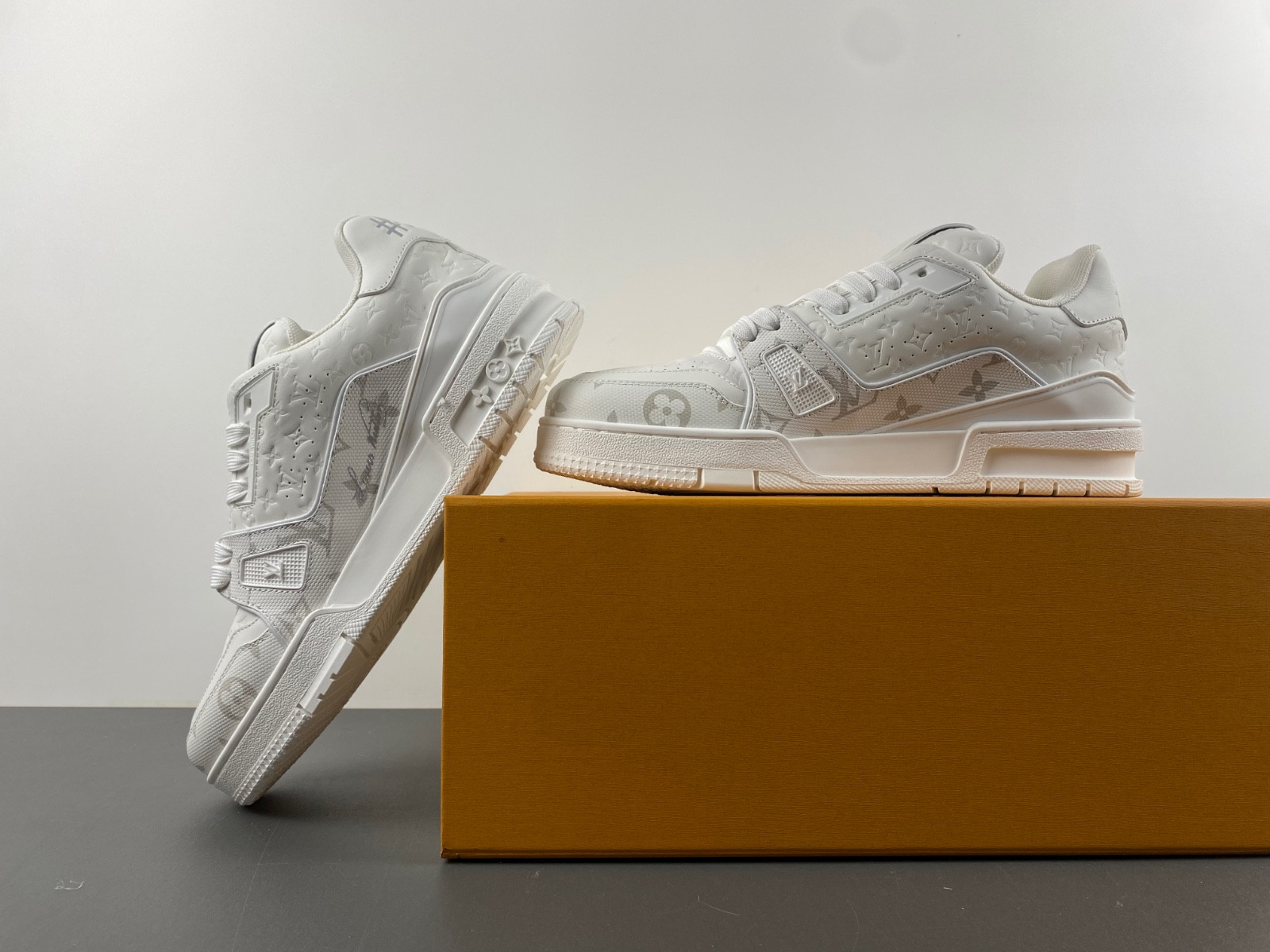 LVT SNEAKERS