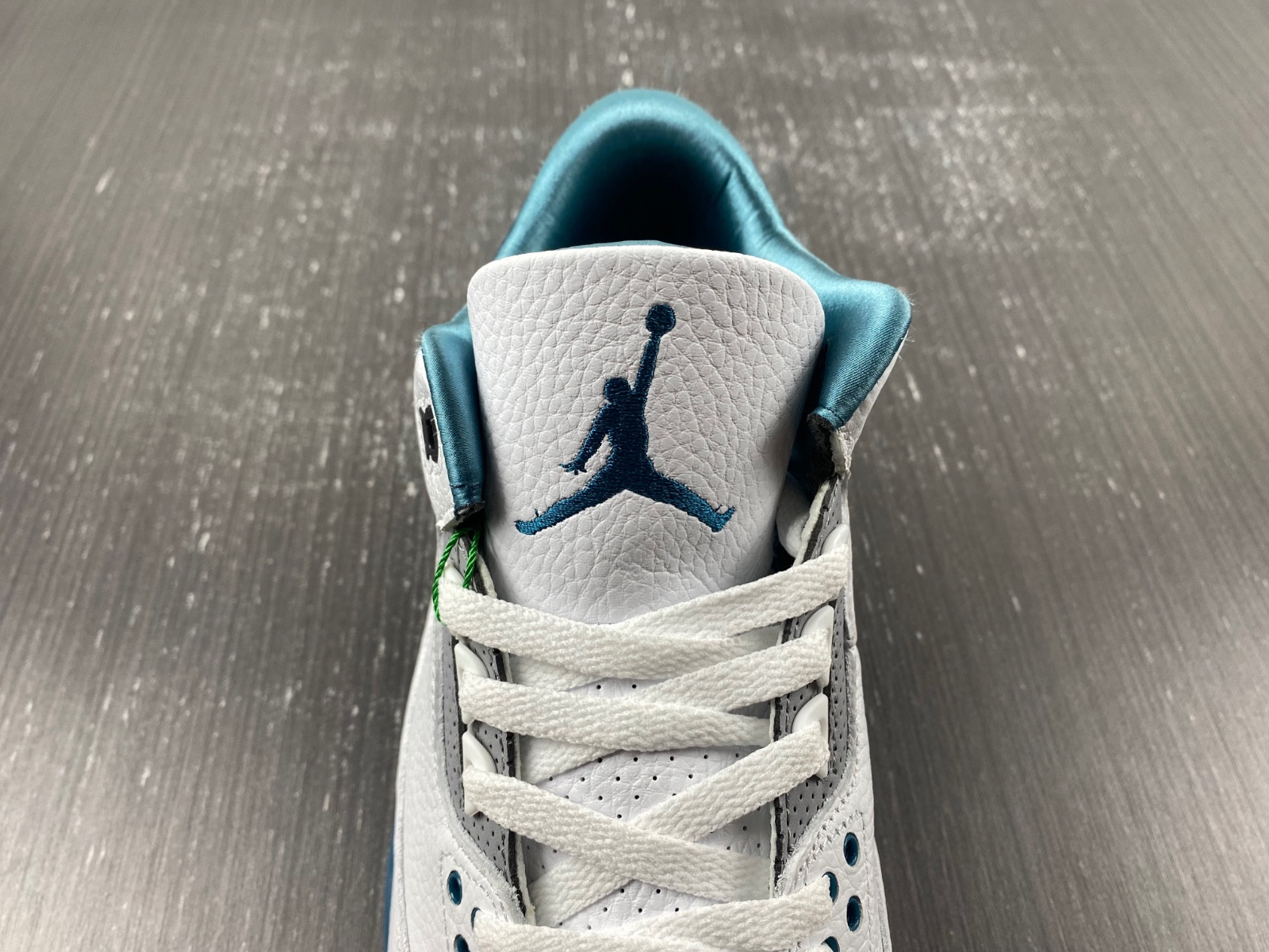 Air Jordan 3 Retro