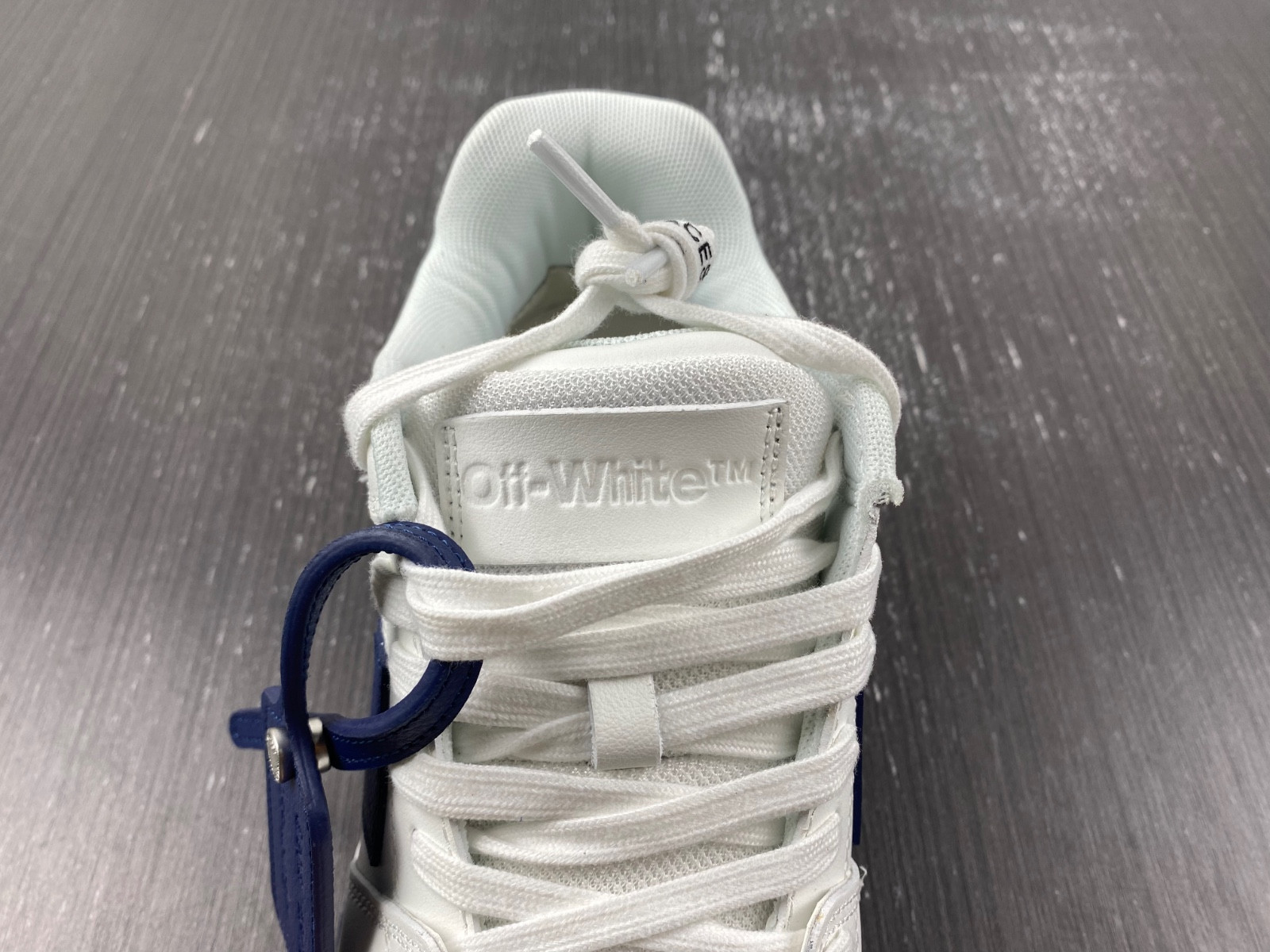 OF™ C/O VIRGIL ABLOH OUT OF OFFICE LOW-TOP LEATHER SNEAKERS ‘OOO“