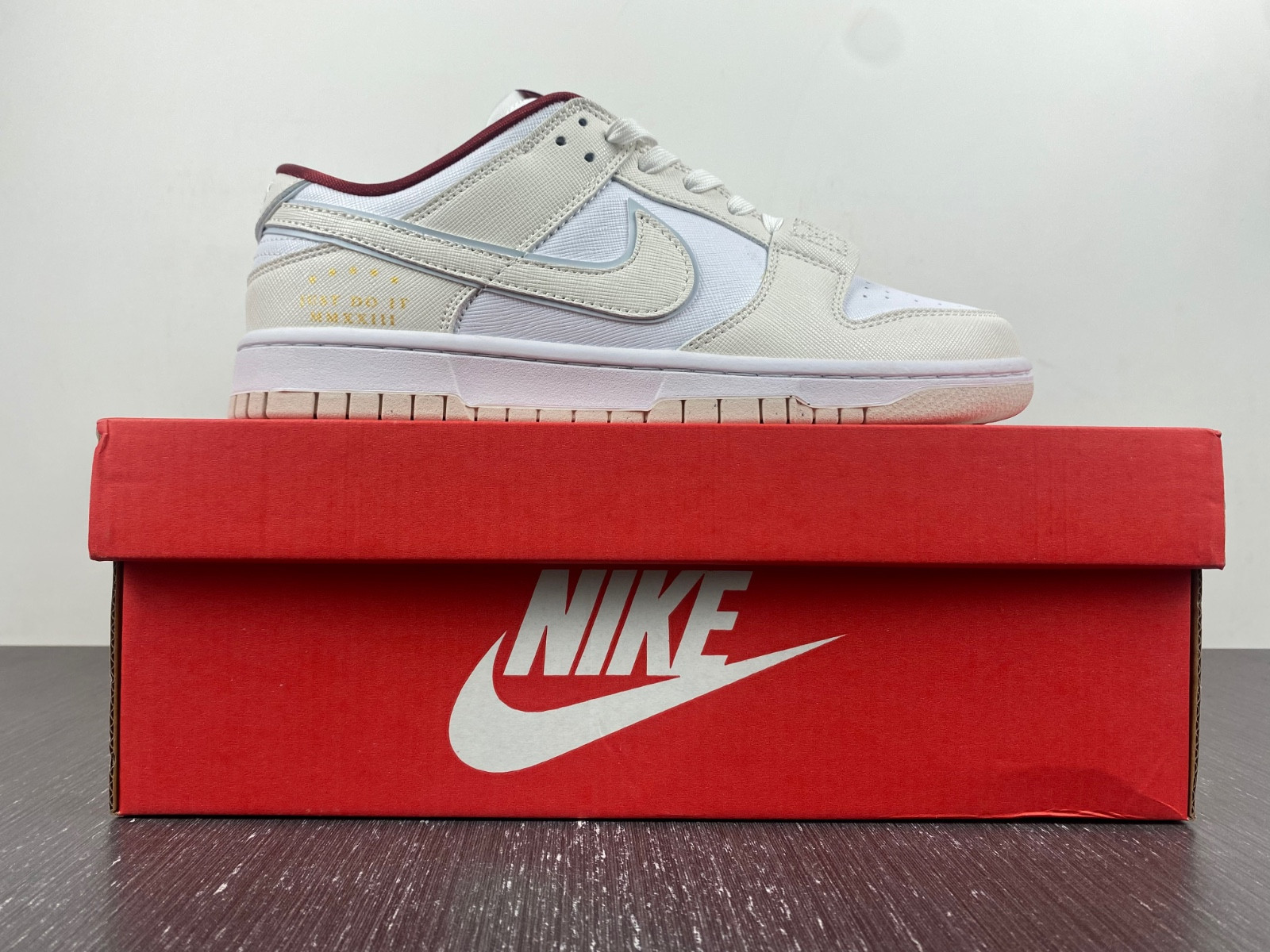 Nike WMNS DUNK LOW SE