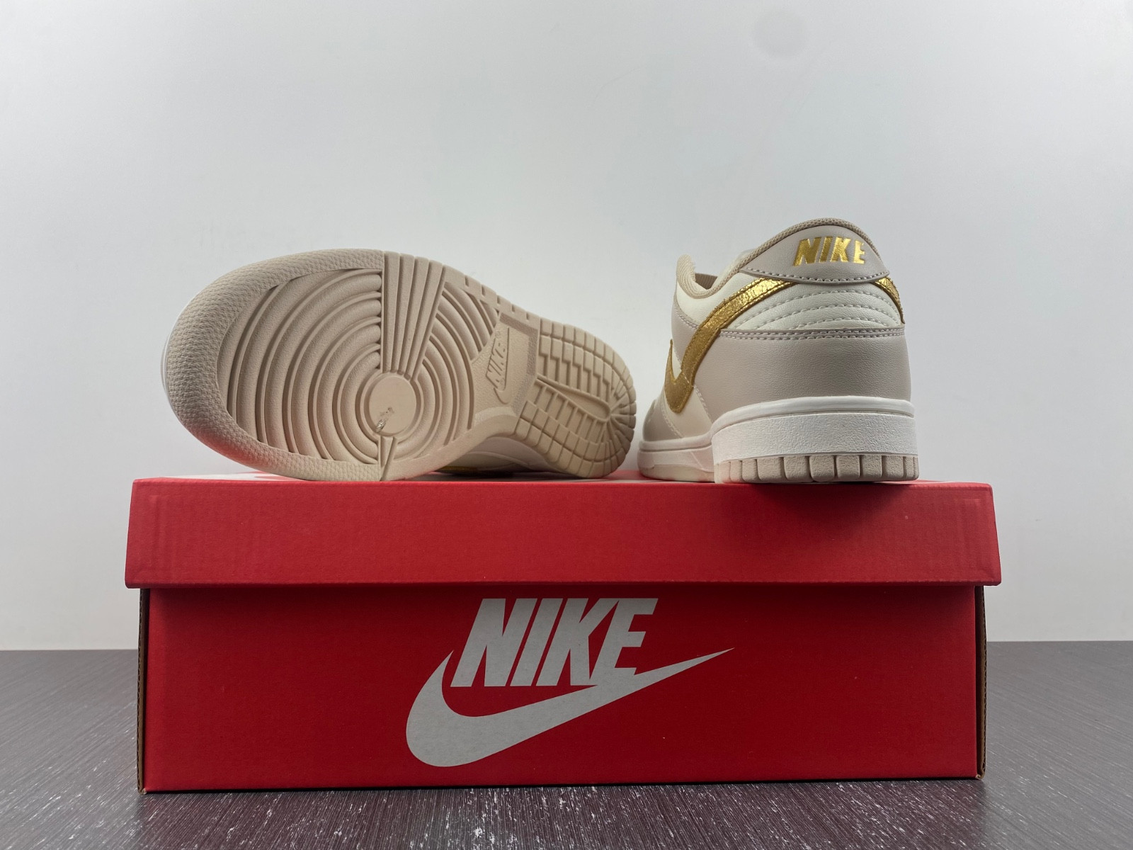 Nike WMNS DUNK LOW