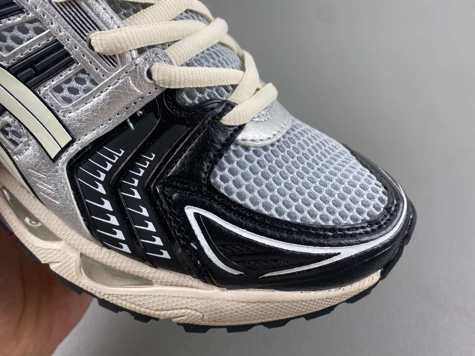 ASICS Gel Kayano 14 