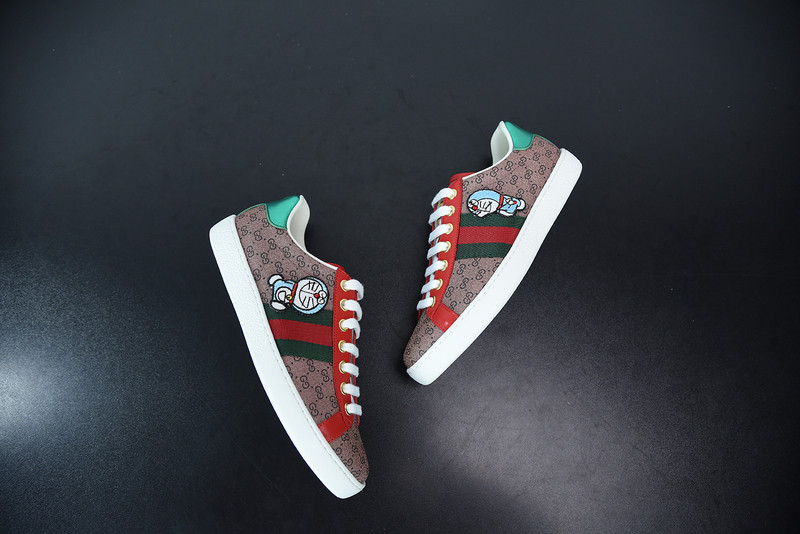 G*u*i sneaker
