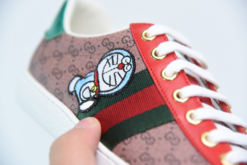 G*u*i sneaker