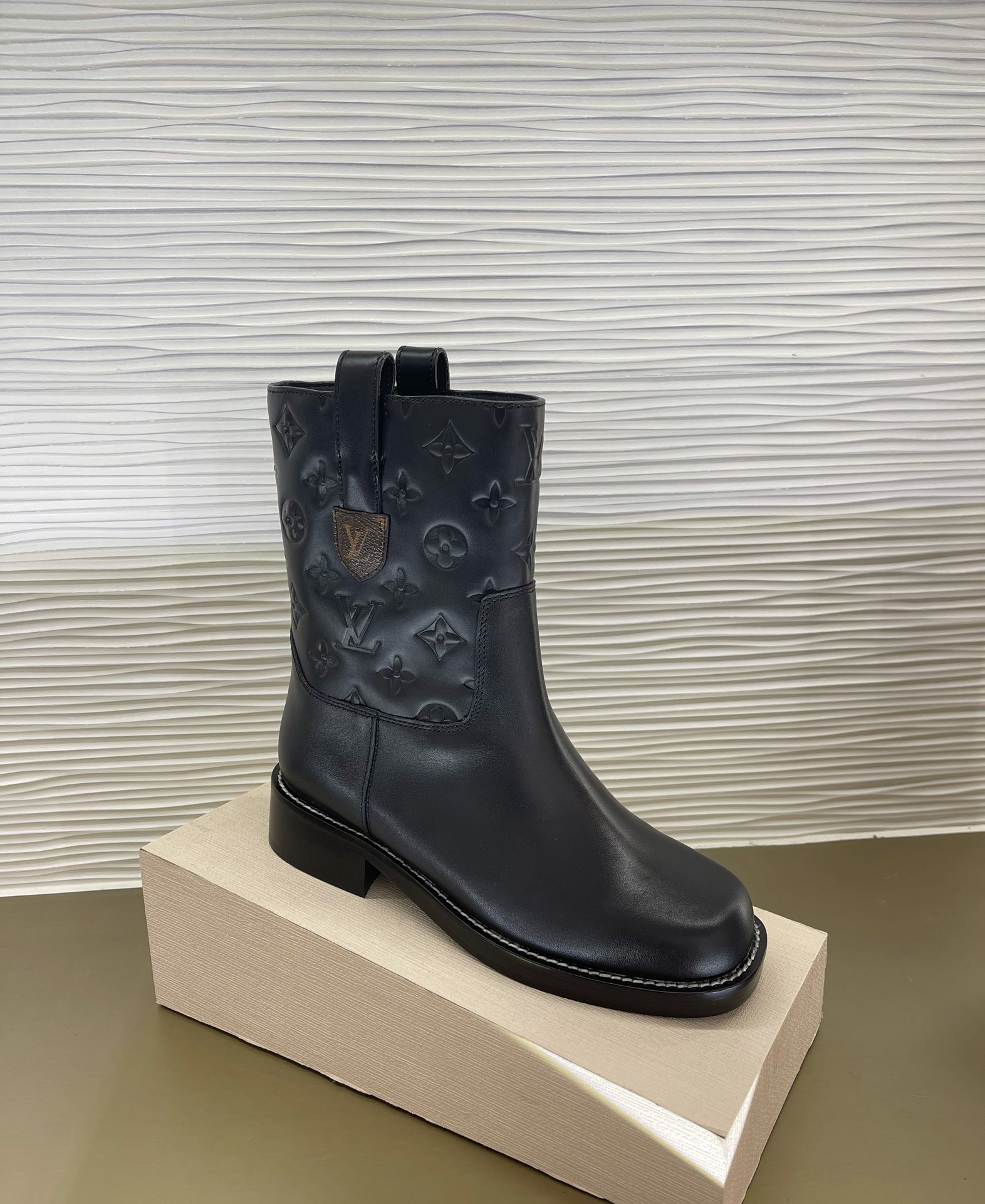 LVT BOOTS