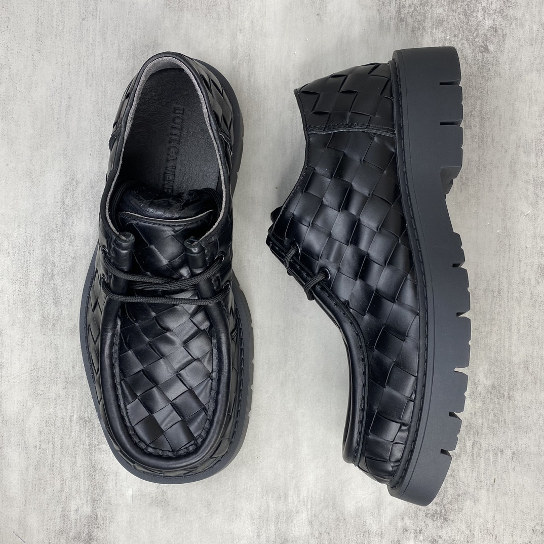 bo*te*ga Ve*ne*ta sneaker