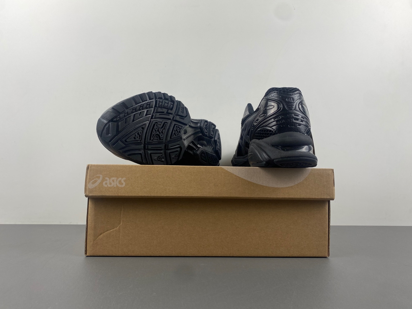 ASICS Gel Kayano 14 