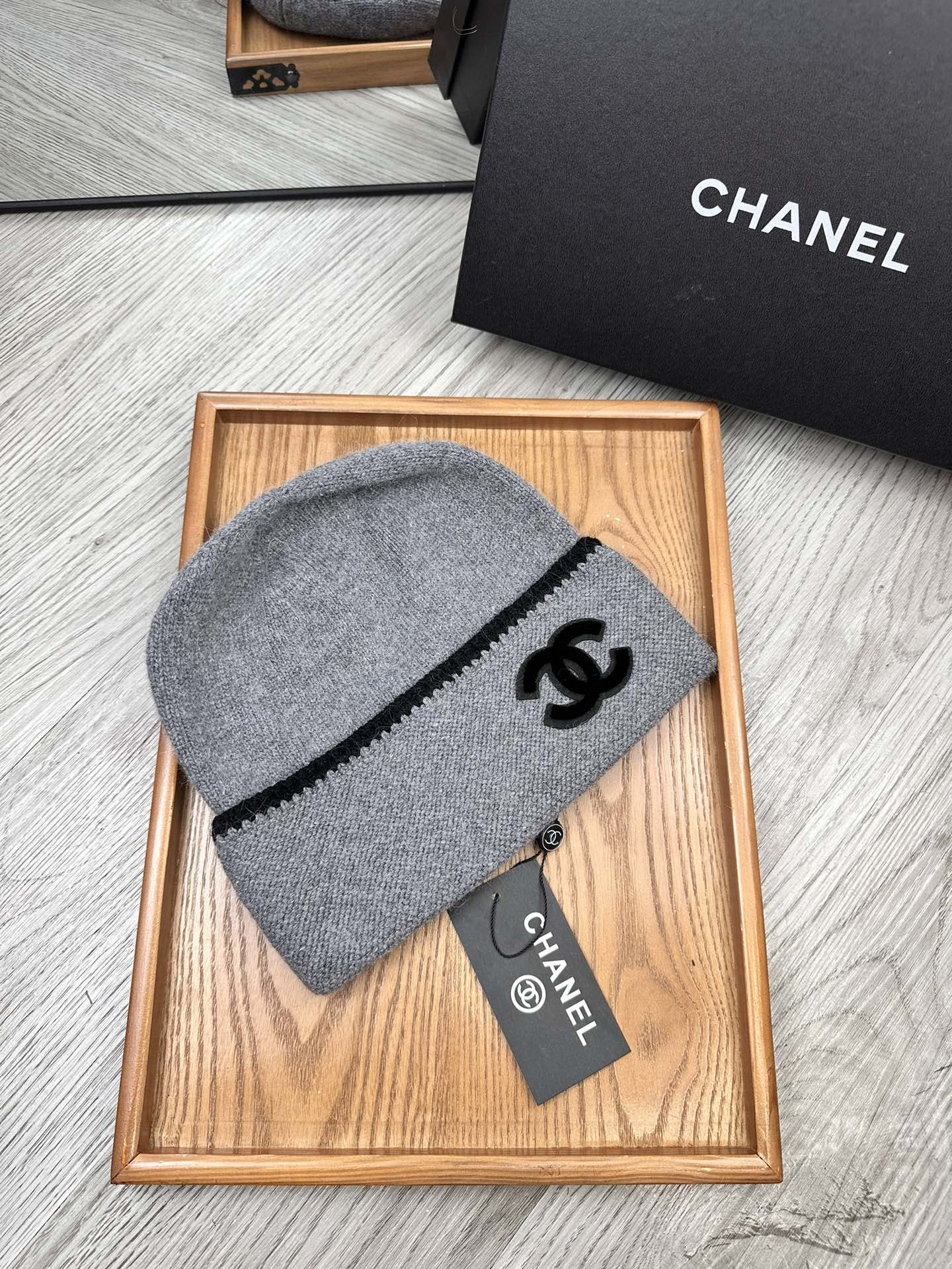 C hat