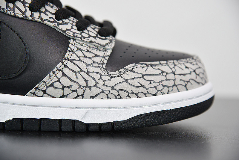 Supreme X NIKE SB DUNK LOW PRO SB 