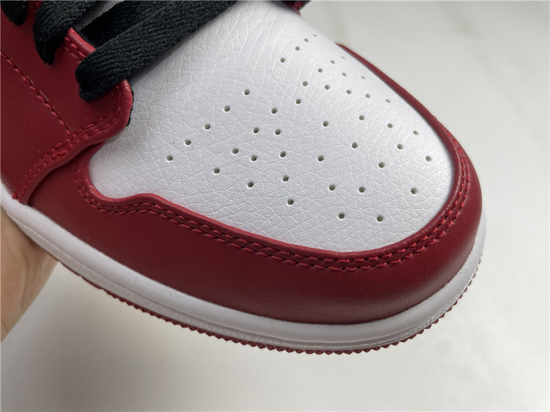 AIR JORDAN 1 MID CHICAGO (2020) 554724-173