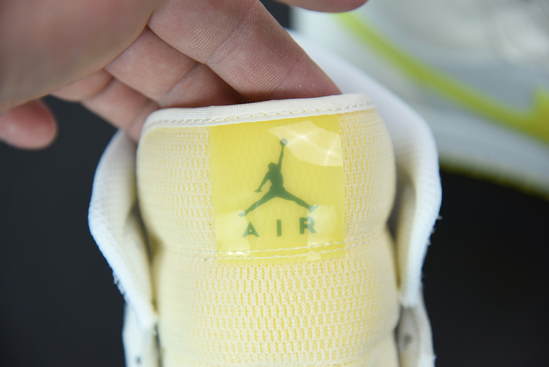 AIR JORDAN 1 MID SE 