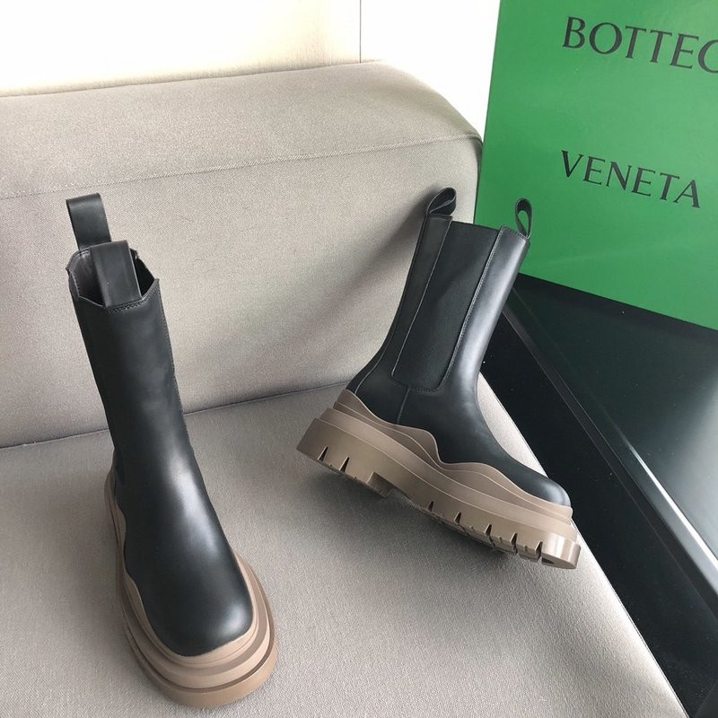 b0tte*a Ven*ta sneaker
