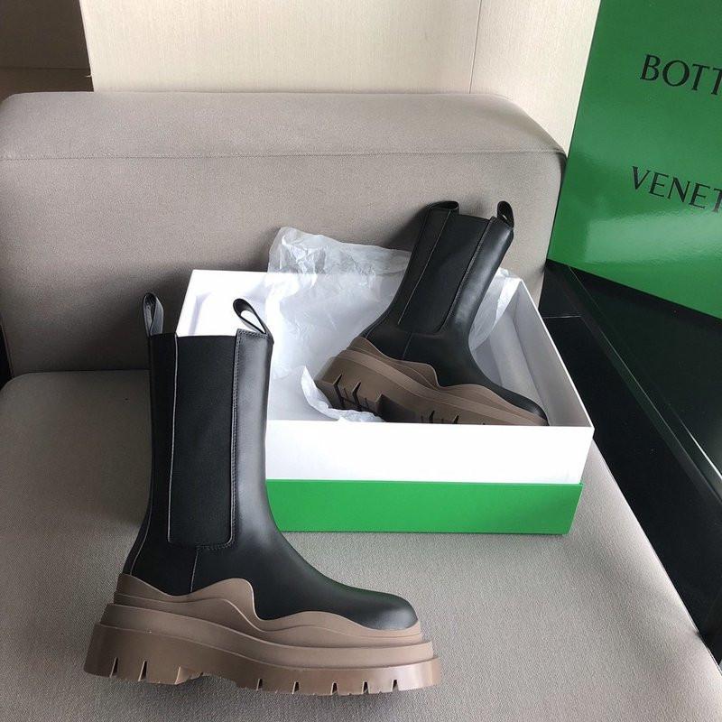 b0tte*a Ven*ta sneaker