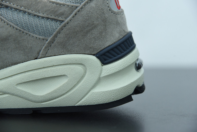 NEW BALANCE M990VS2