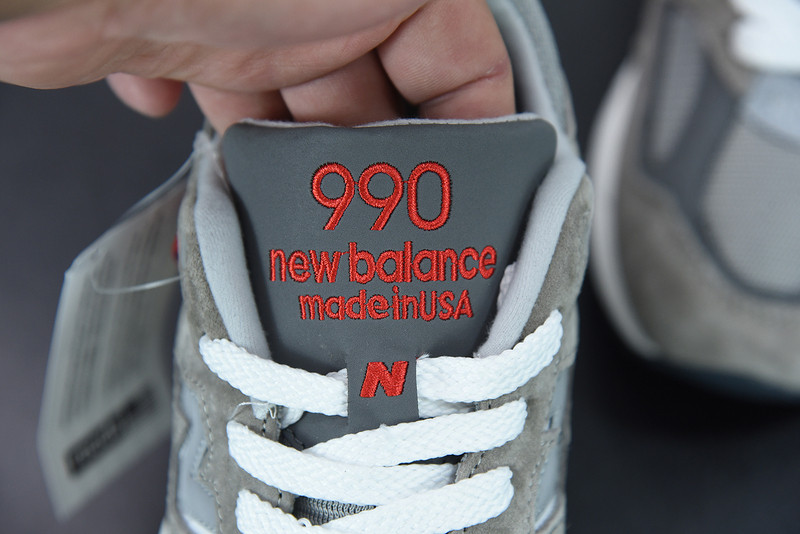 NEW BALANCE M990VS2