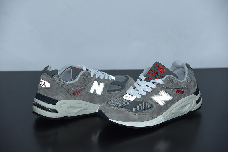 NEW BALANCE M990VS2