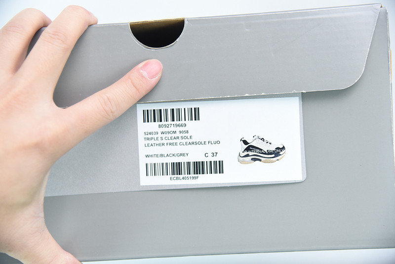 BC TRIPLE S TRAINER  536737 W09OM 9073