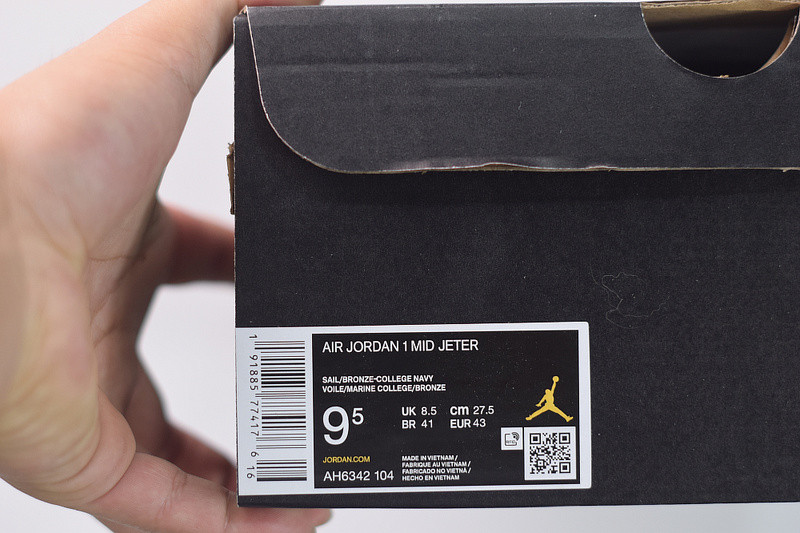 AIR JORDAN 1 MID “JETER” AH6342-104