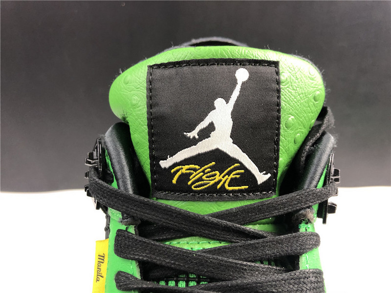 AIR JORDAN 4
