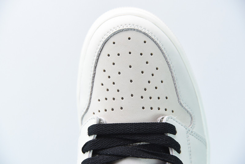 AIR JORDAN 1 HIGH ZOOM AIR CMFT SUMMIT WHITE BLACK(W) CT0979-100