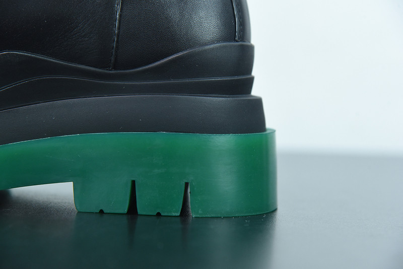 b0tte*a Ven*ta sneaker