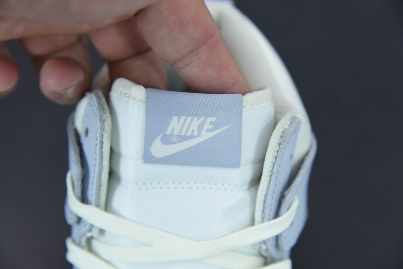 WMNS DUNK HIGH