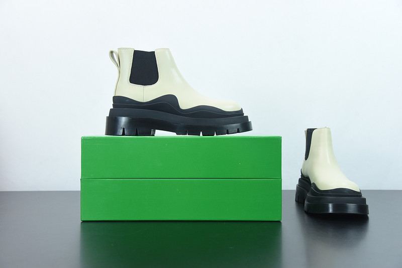 b0tte*a Ven*ta sneaker