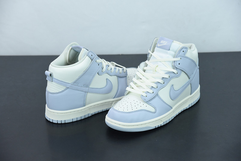 WMNS DUNK HIGH