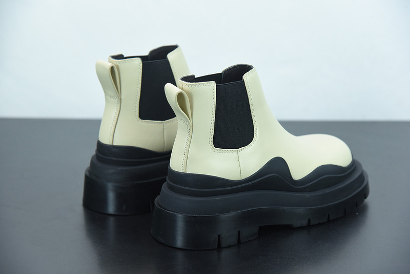 b0tte*a Ven*ta sneaker
