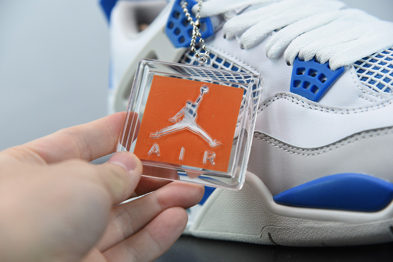 AIR JORDAN 4 RETRO