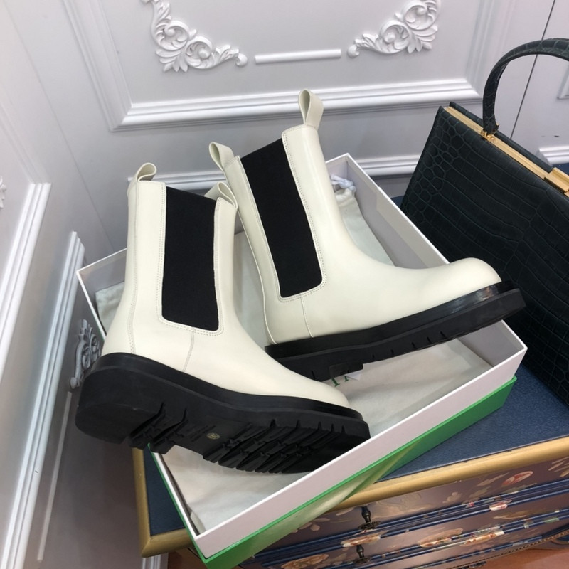 b0tte*a Ven*ta sneaker