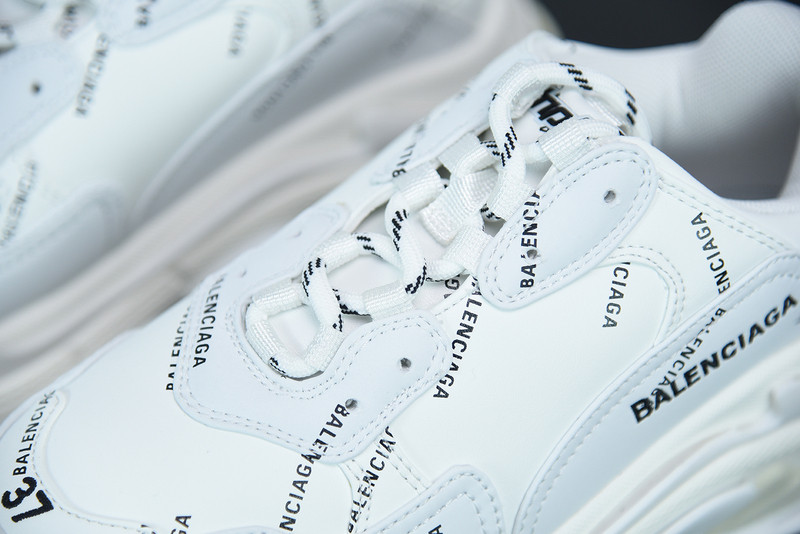 BC TRIPLE S TRAINER  WHITE 524039 W06E2 2021