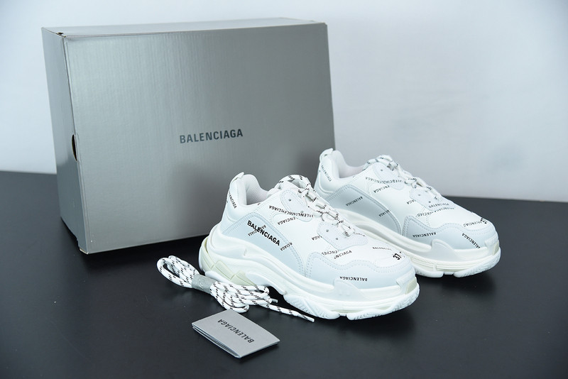 BC TRIPLE S TRAINER  WHITE 524039 W06E2 2021