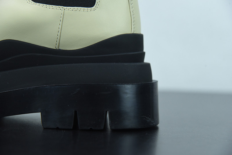 b0tte*a Ven*ta sneaker
