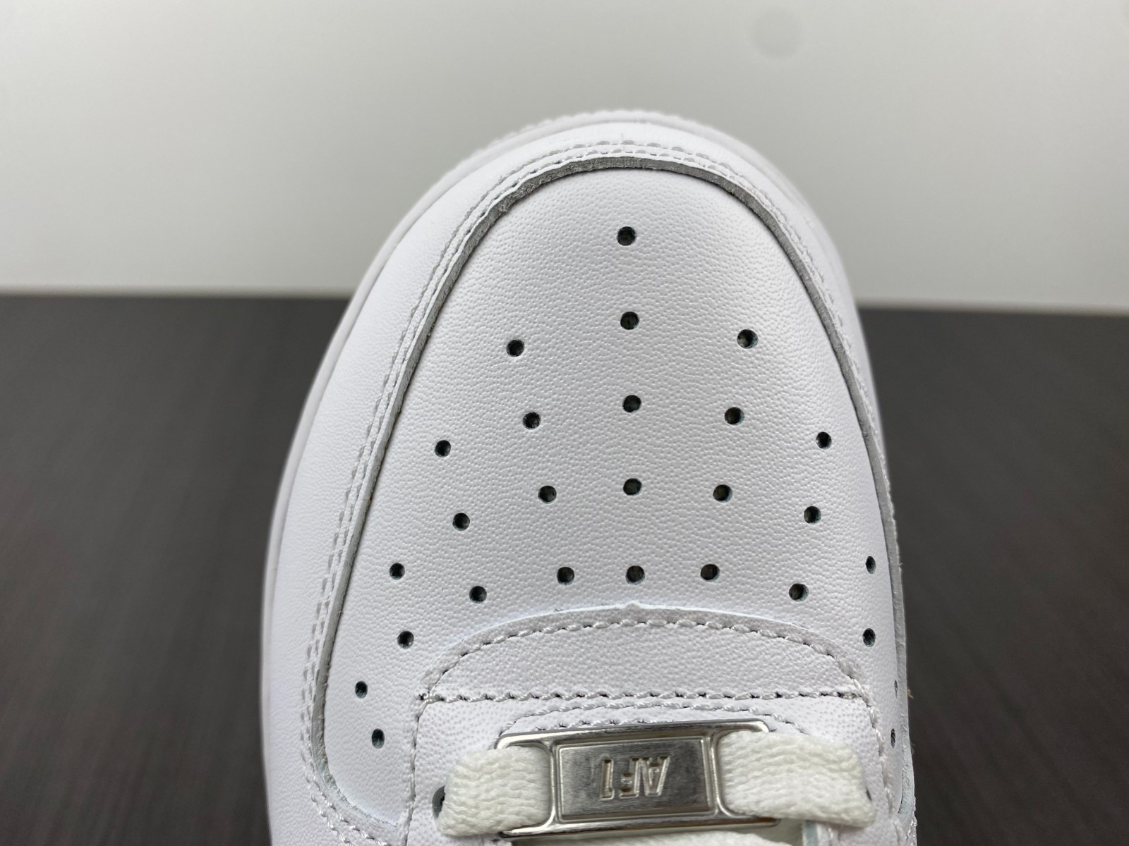 NIKE AIR FORCE 1 LE GS